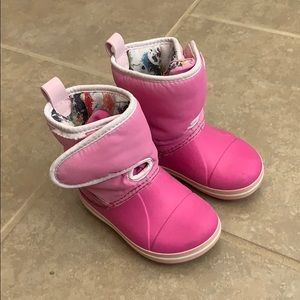 Crocs pink boots (toddler girl size 7)